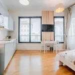 New-Built Golden Luxury Studio With Balcony