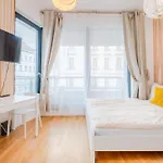 New-Built Golden Luxury Studio With Balcony