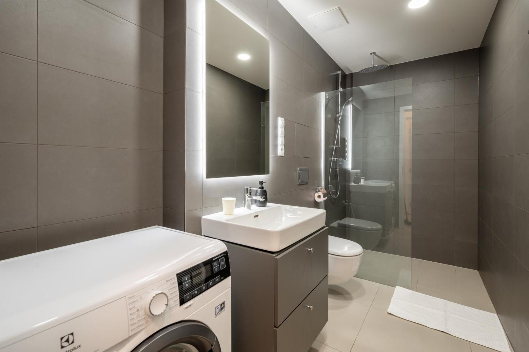 Apartment New-built Golden Luxury With Balcony Prague