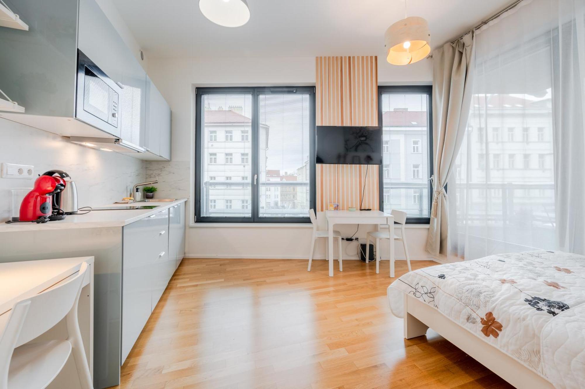 New-built Golden Luxury With Balcony Apartment *