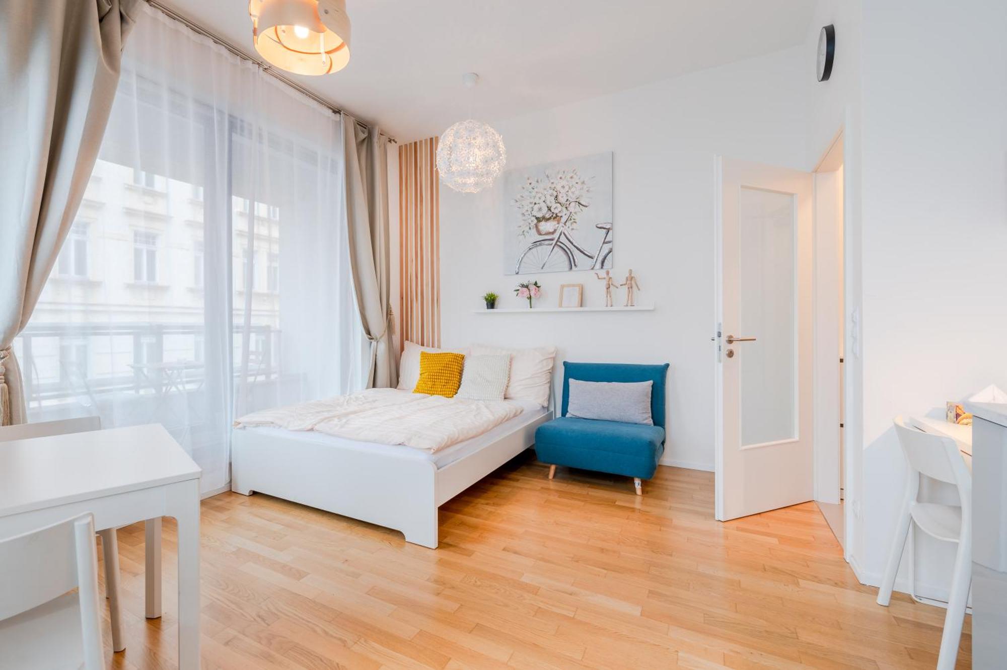 New-built Golden Luxury With Balcony Prag