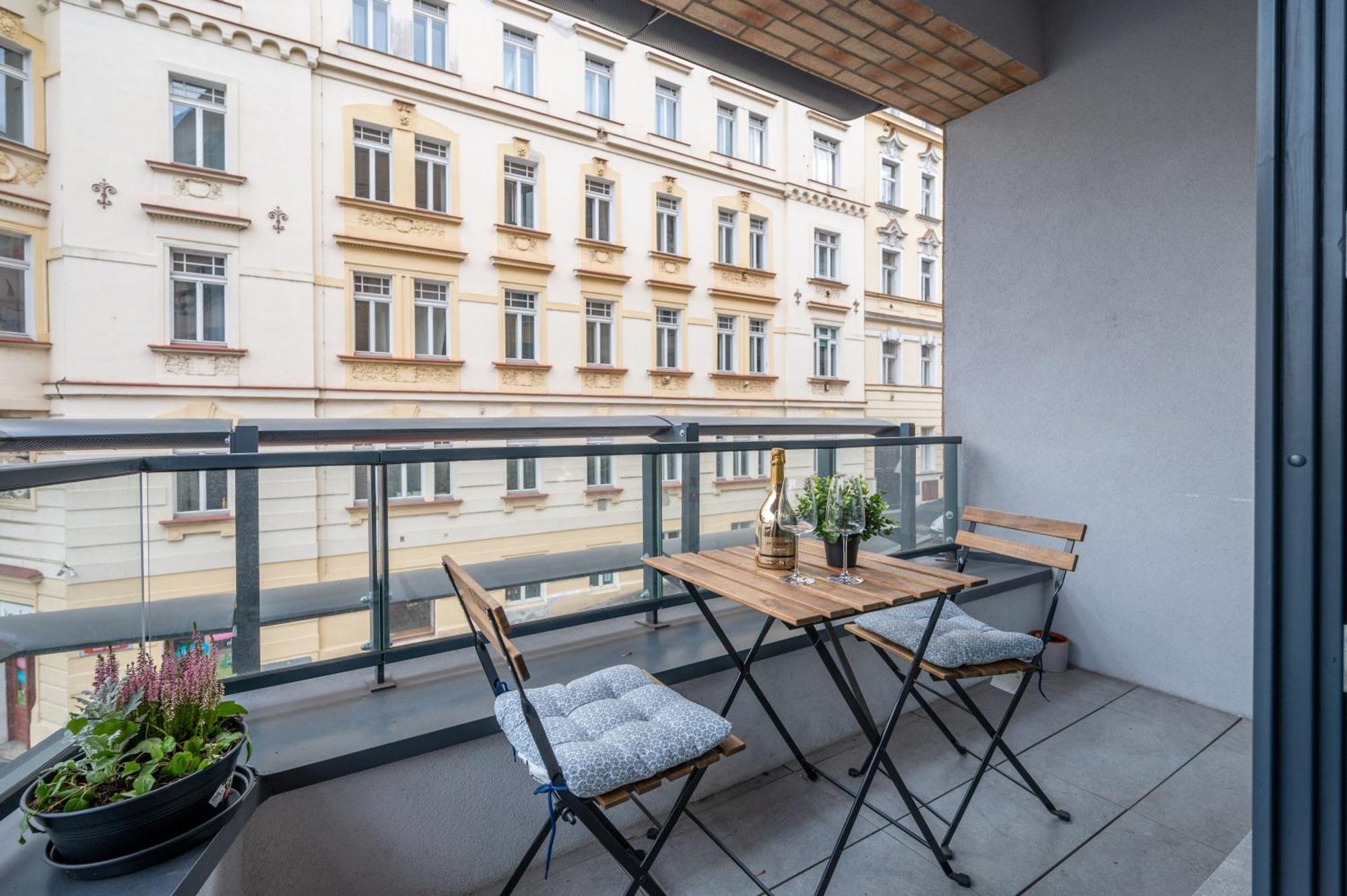 New-built Golden Luxury With Balcony * Prag
