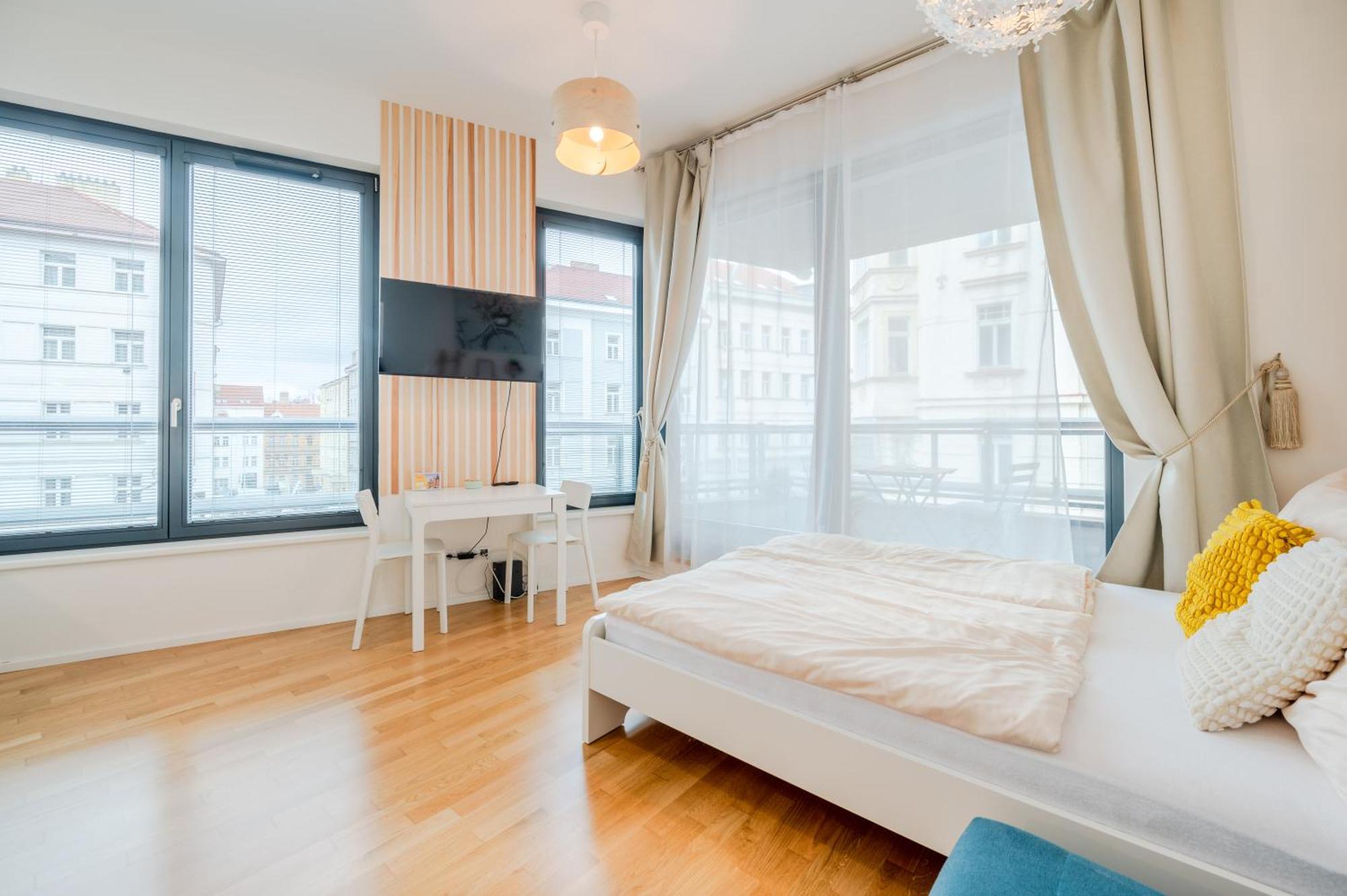New-built Golden Luxury With Balcony Apartment Prague