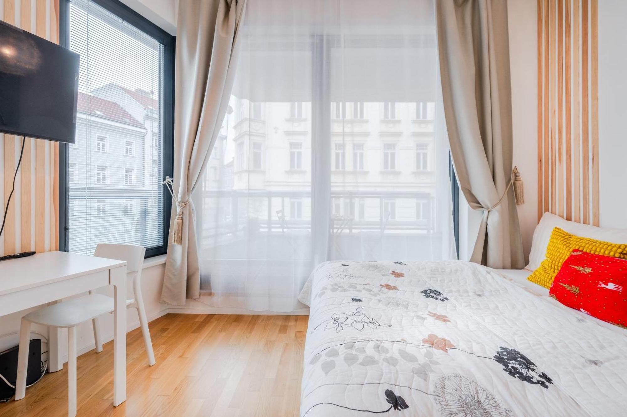 New-built Golden Luxury With Balcony *