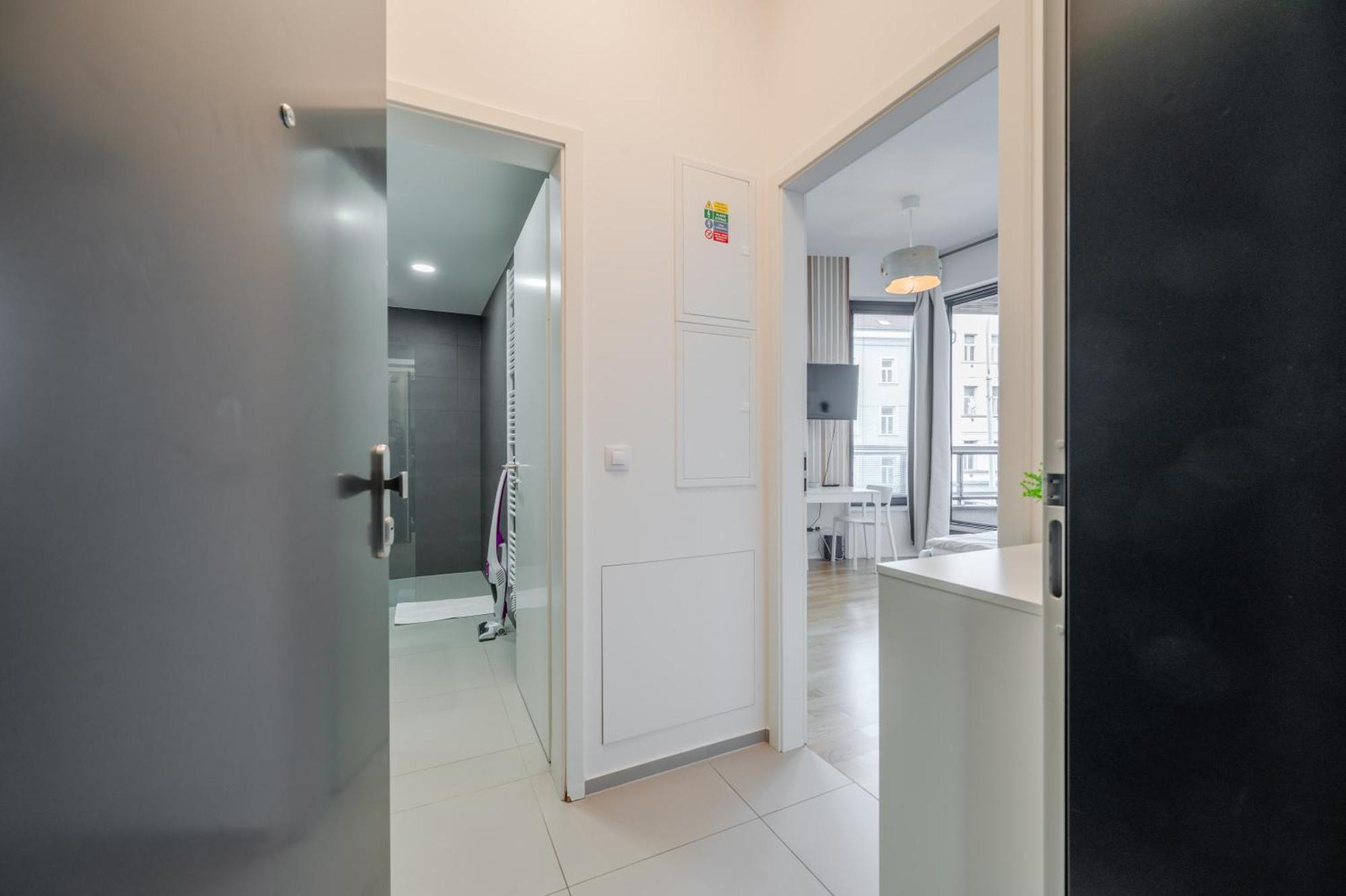 New-built Golden Luxury With Balcony * Prague
