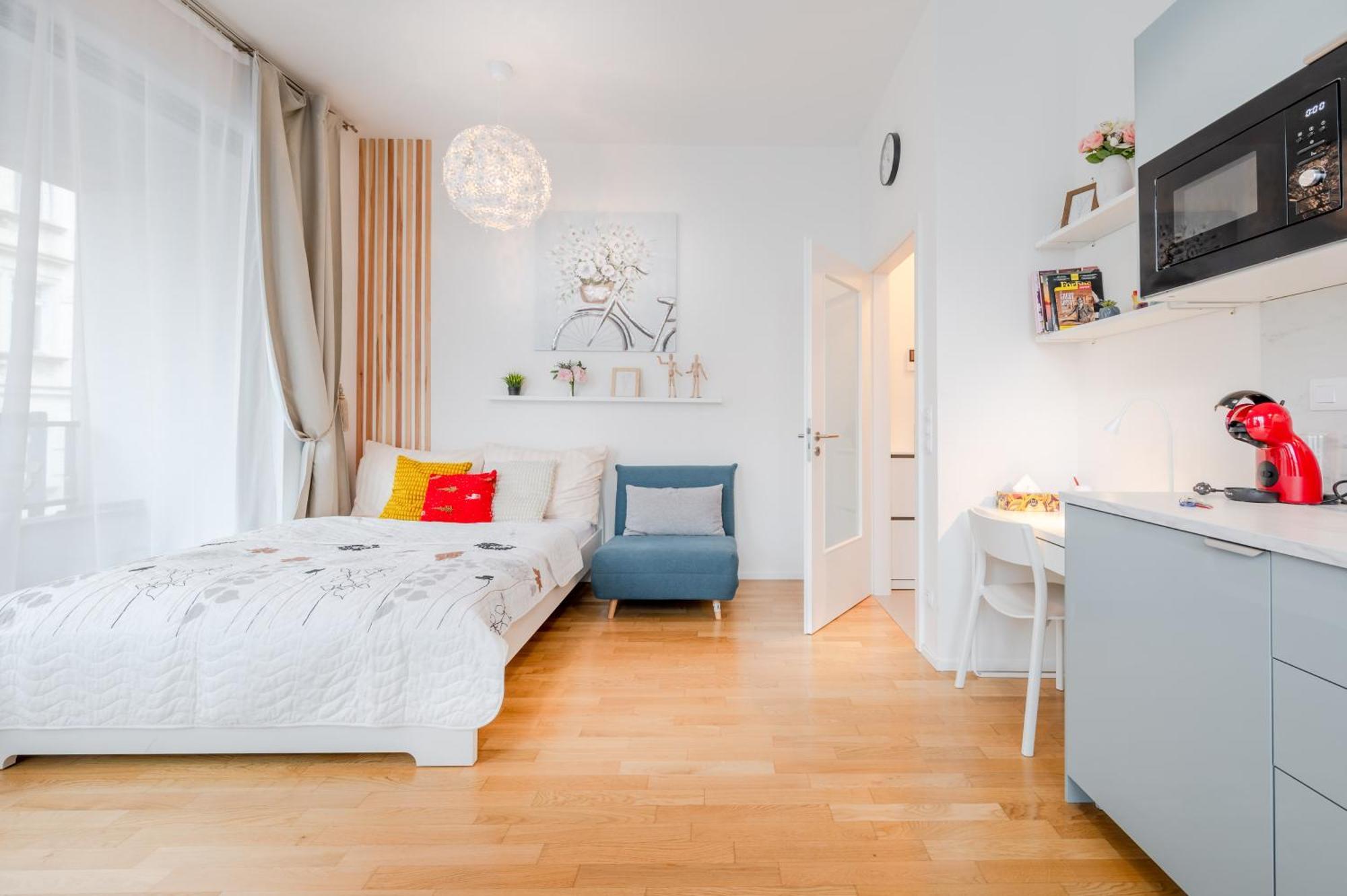 New-built Golden Luxury With Balcony